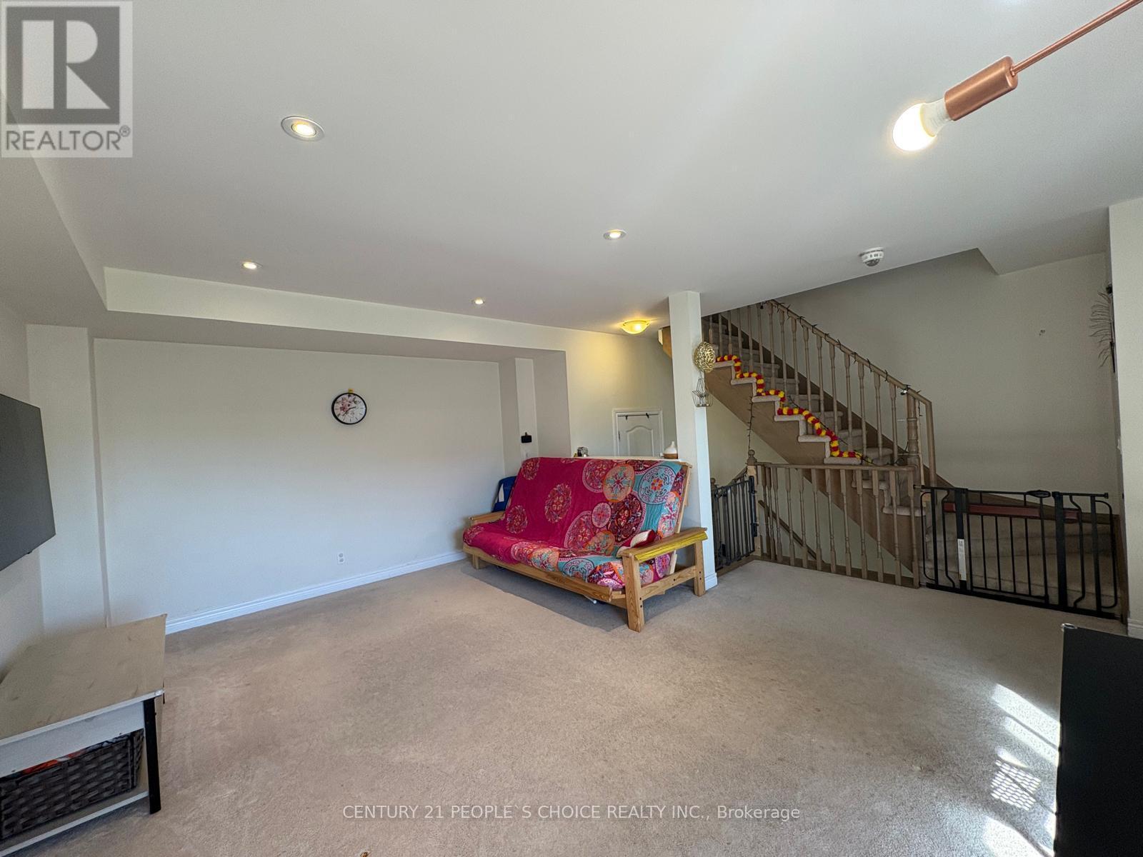 80 Nearco Crescent, Oshawa, Ontario  L1L 0J4 - Photo 3 - E12518286