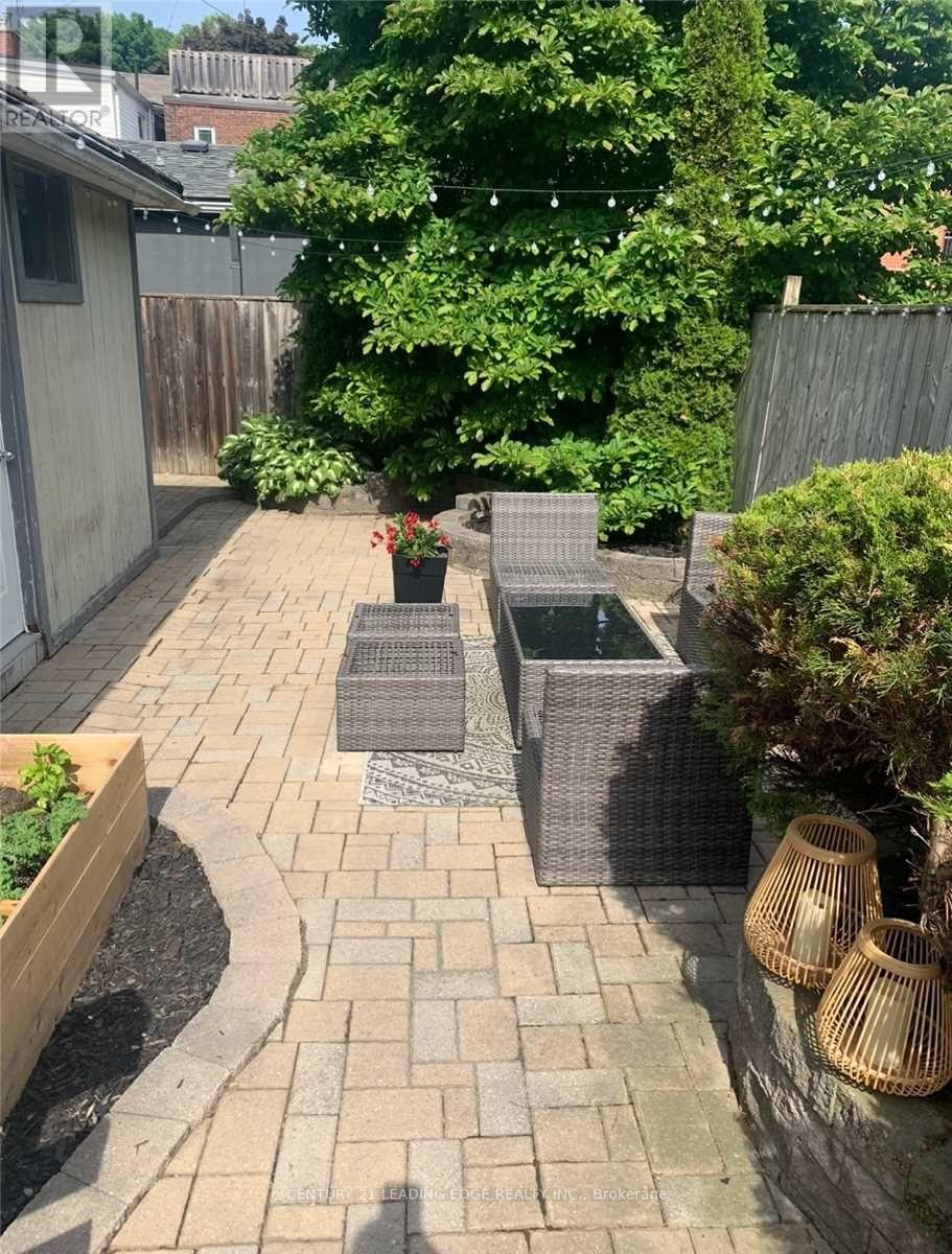 213 Woodfield Road, Toronto, Ontario  M4L 2W8 - Photo 3 - E12518382