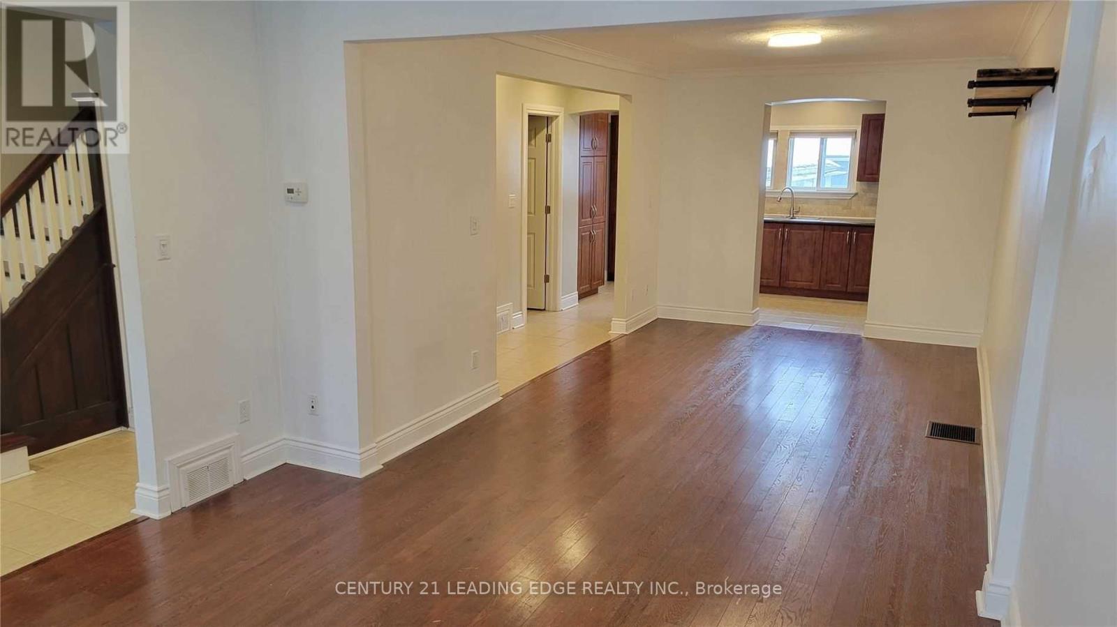 213 Woodfield Road, Toronto, Ontario  M4L 2W8 - Photo 5 - E12518382