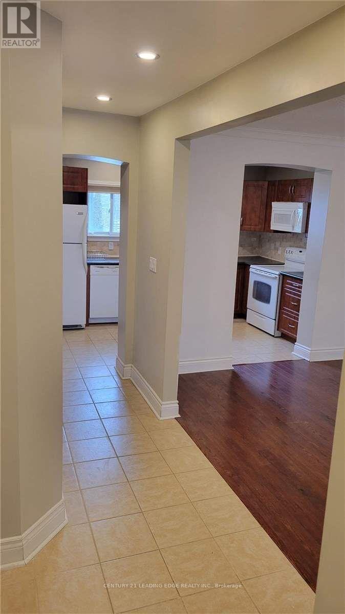 213 Woodfield Road, Toronto, Ontario  M4L 2W8 - Photo 6 - E12518382