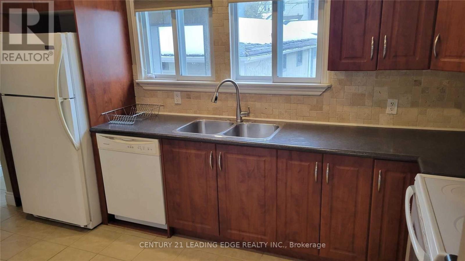 213 Woodfield Road, Toronto, Ontario  M4L 2W8 - Photo 8 - E12518382