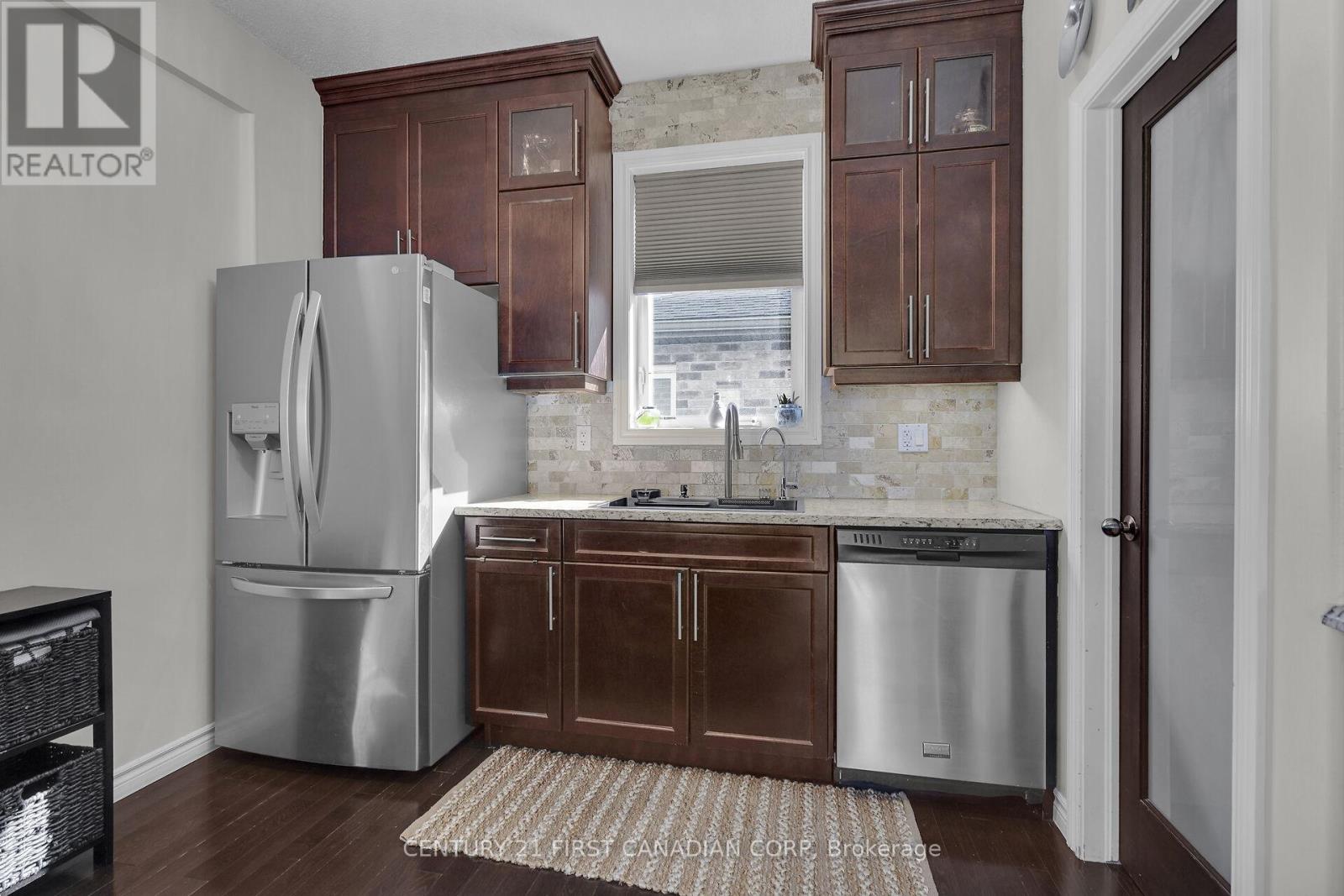 916 Roulston Street, London North, Ontario N6H 0E6 - Photo 8 - X12518448