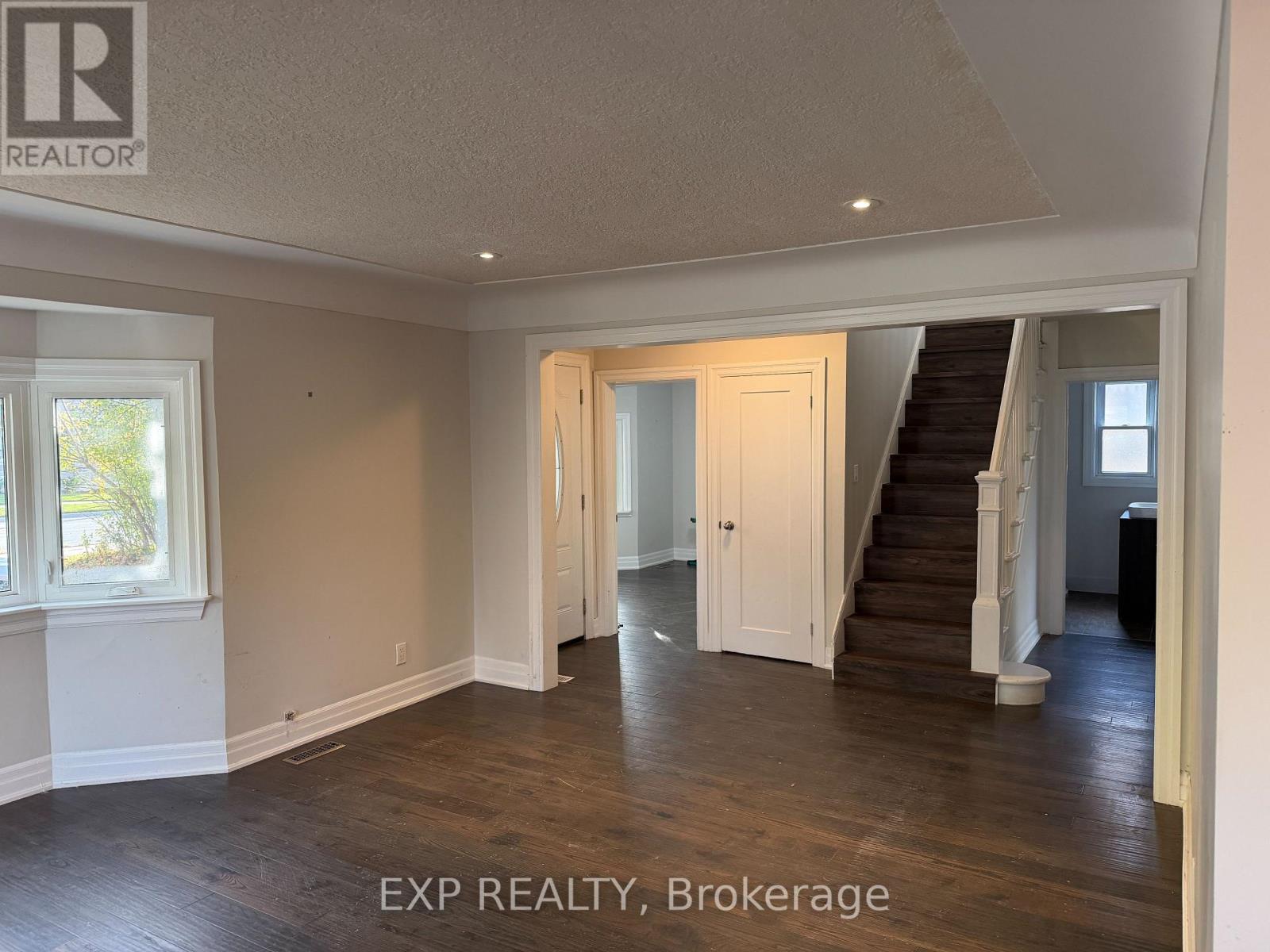 642 Base Line Road E, London South, Ontario  N6C 2R4 - Photo 10 - X12518570