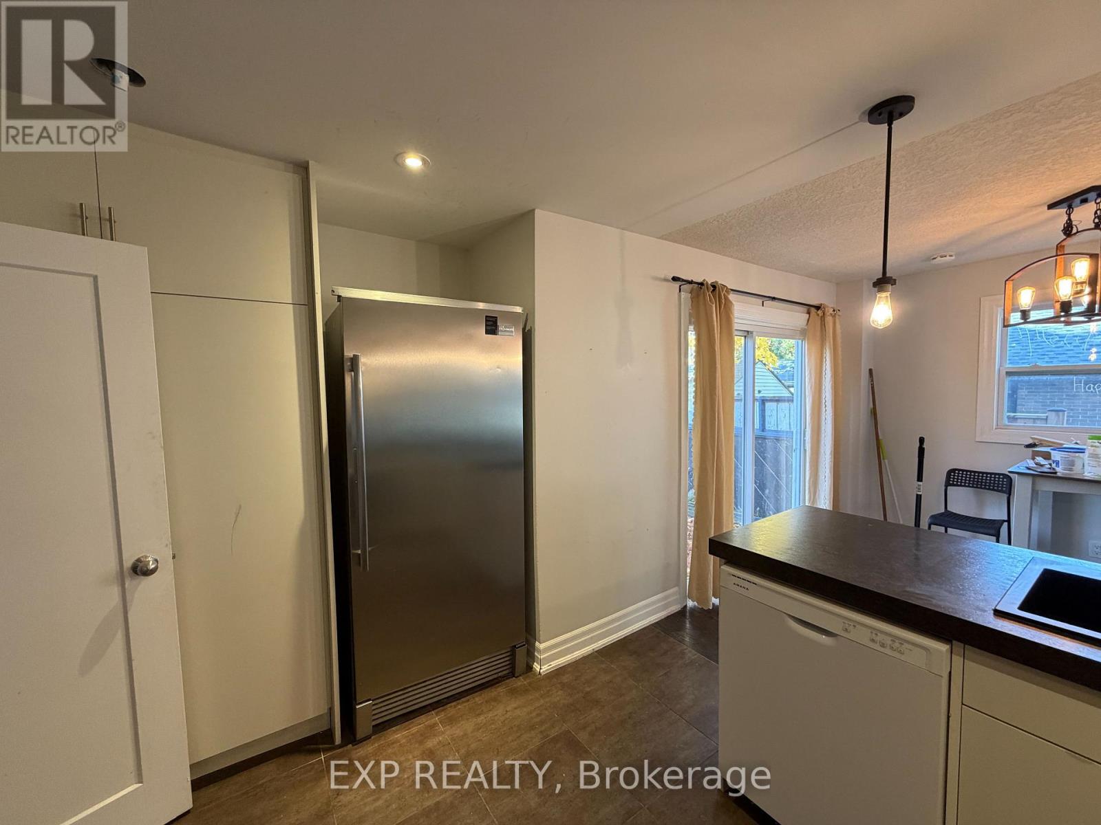 642 Base Line Road E, London South, Ontario  N6C 2R4 - Photo 11 - X12518570