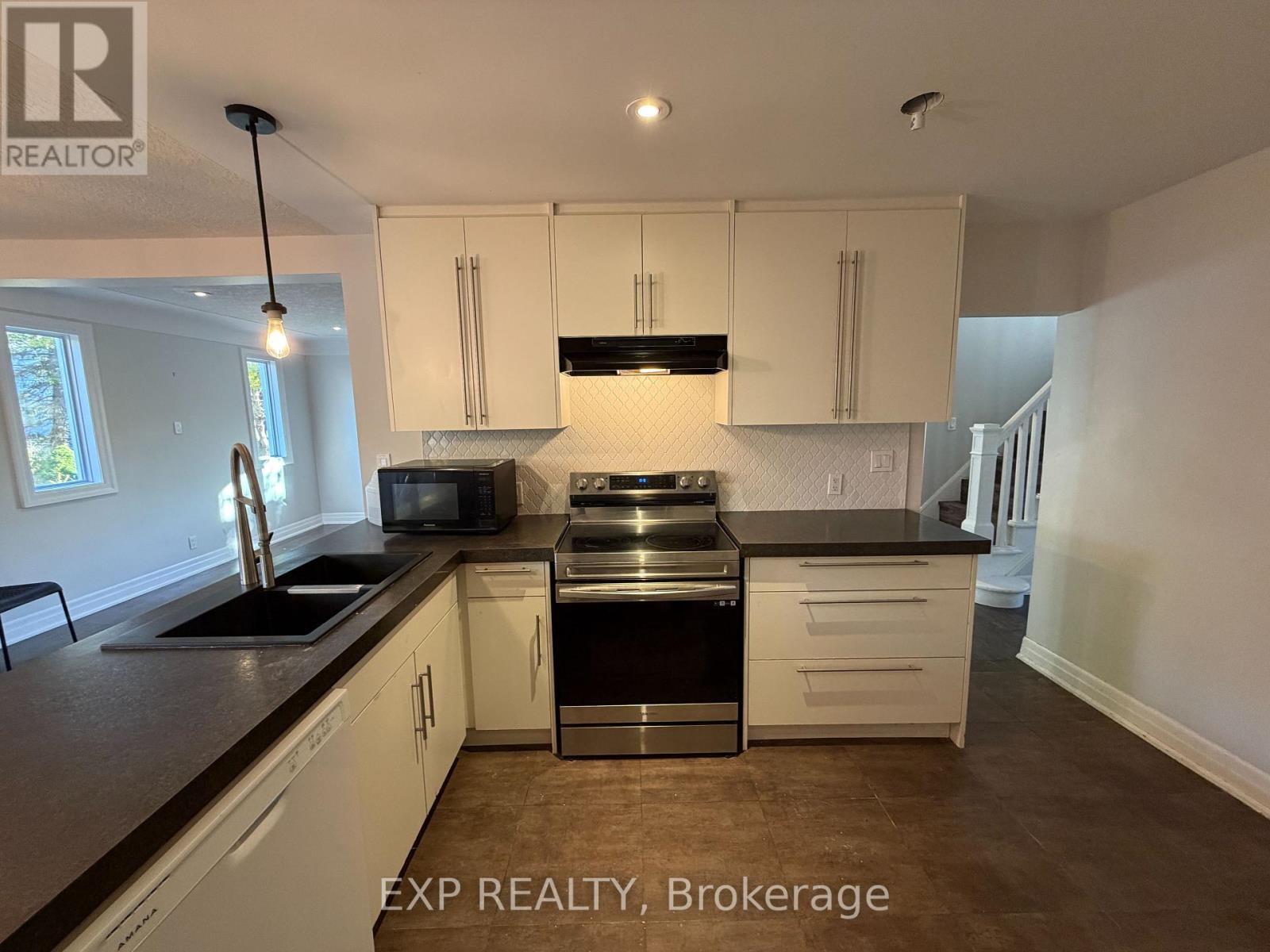 642 Base Line Road E, London South, Ontario  N6C 2R4 - Photo 12 - X12518570