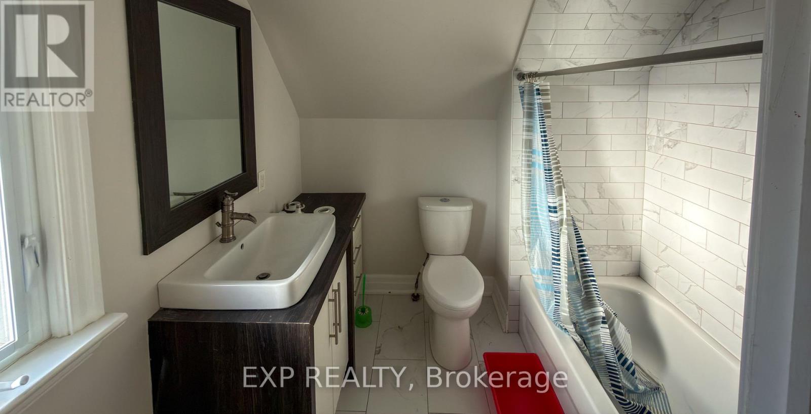 642 Base Line Road E, London South, Ontario  N6C 2R4 - Photo 15 - X12518570