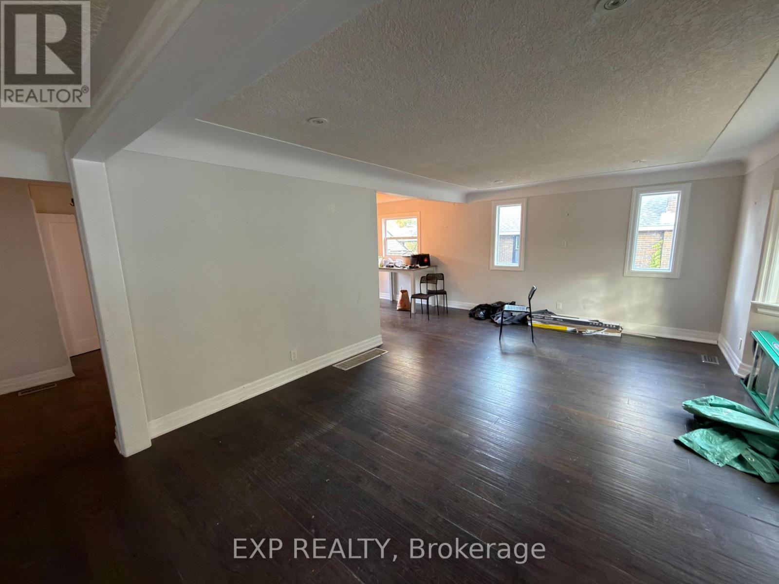 642 Base Line Road E, London South, Ontario  N6C 2R4 - Photo 6 - X12518570