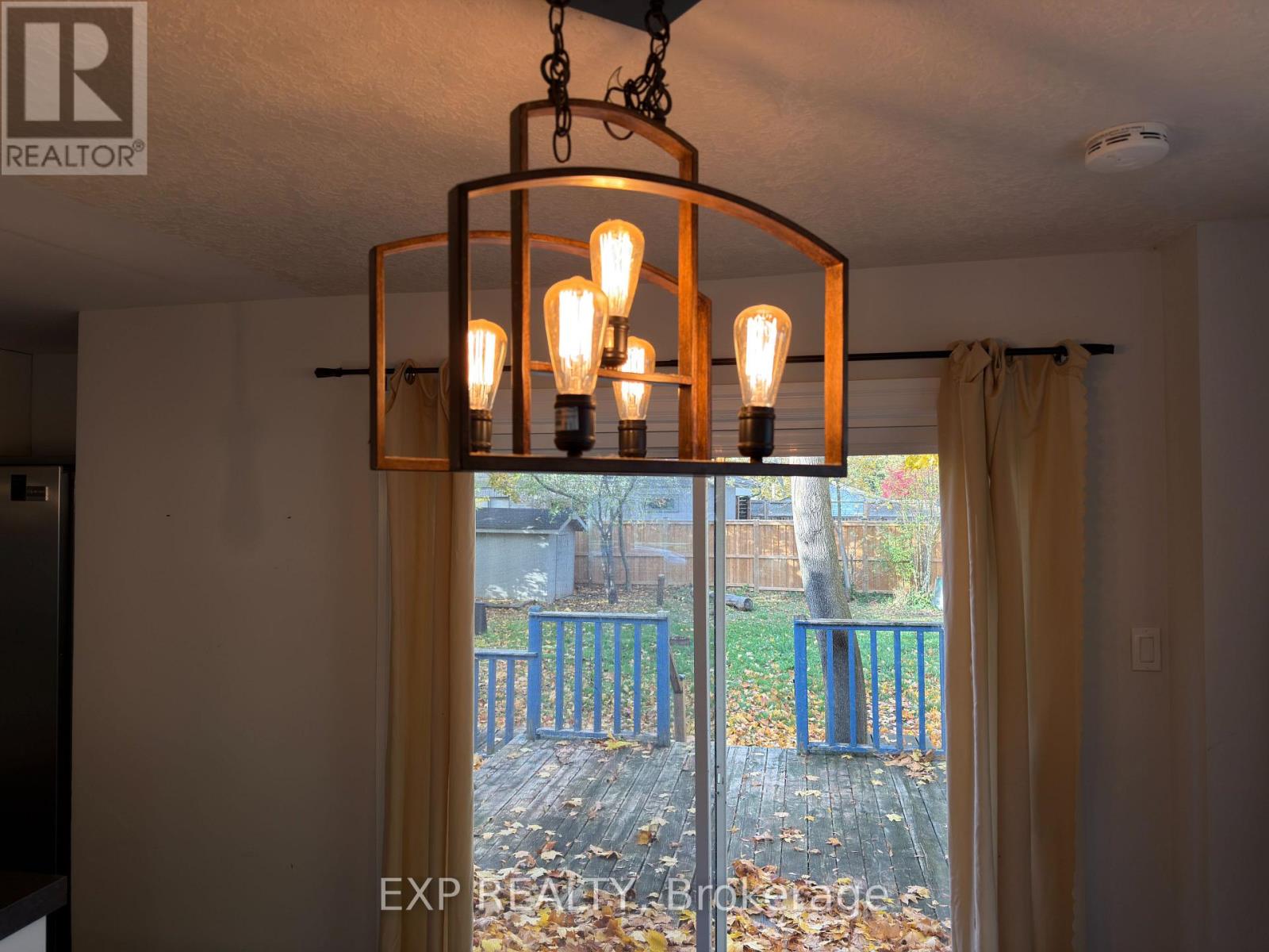 642 Base Line Road E, London South, Ontario  N6C 2R4 - Photo 8 - X12518570