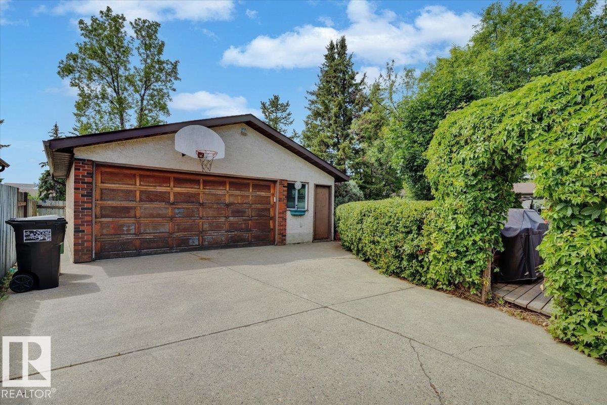 10217 167a Av Nw, Edmonton, Alberta  T5X 2Y8 - Photo 48 - E4464950