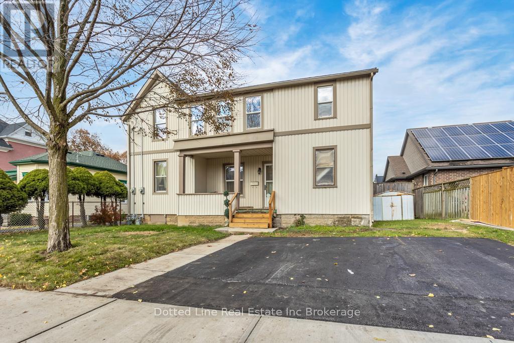 64 Forest Avenue, St. Thomas, Ontario  N5R 2J3 - Photo 1 - X12518478