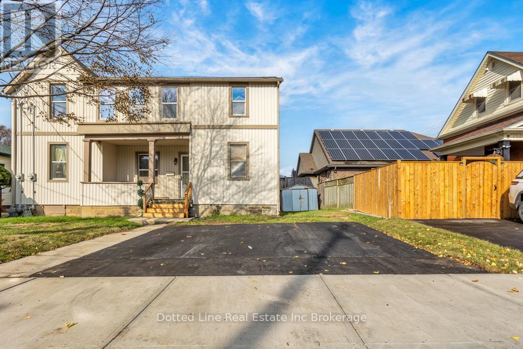 64 Forest Avenue, St. Thomas, Ontario  N5R 2J3 - Photo 2 - X12518478