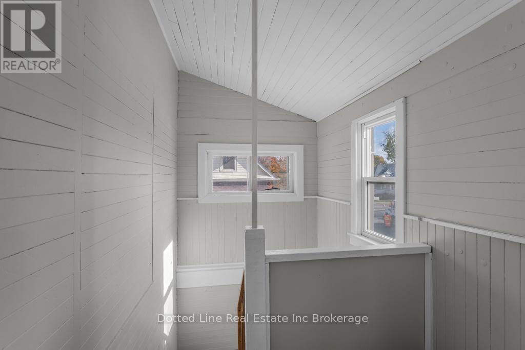 64 Forest Avenue, St. Thomas, Ontario  N5R 2J3 - Photo 5 - X12518478