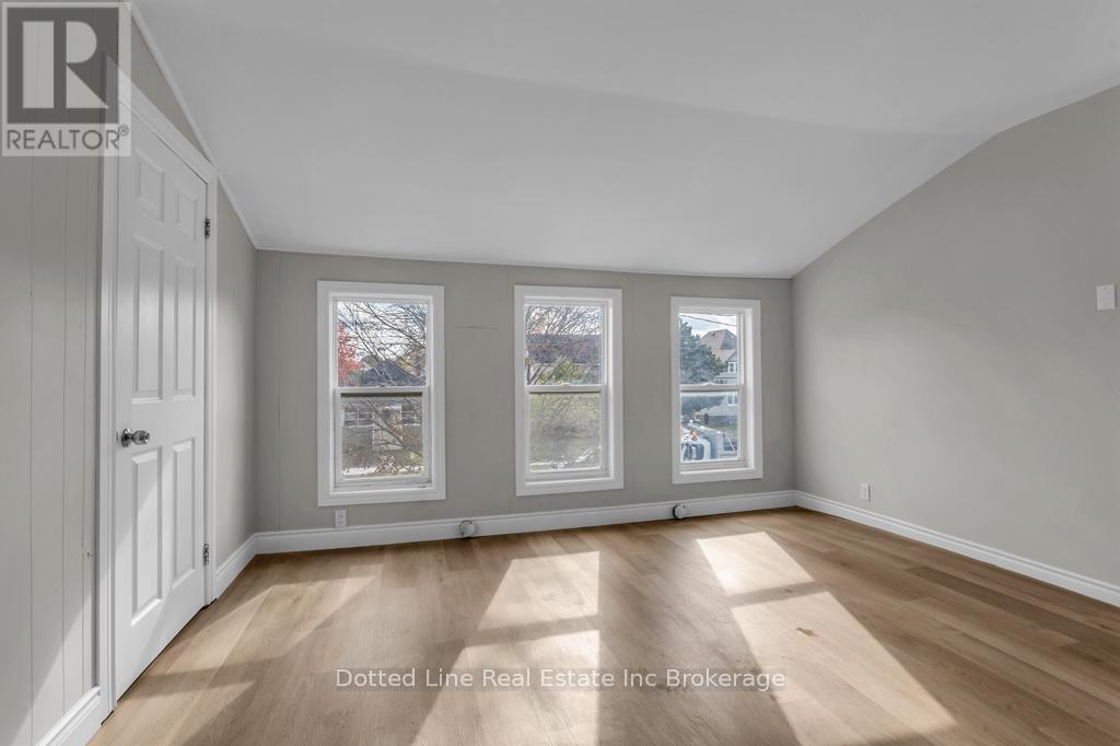 64 Forest Avenue, St. Thomas, Ontario  N5R 2J3 - Photo 6 - X12518478