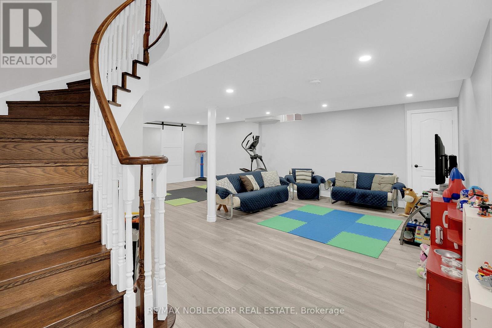 92 Water Garden Lane, Vaughan, Ontario  L4H 1N5 - Photo 24 - N12518360