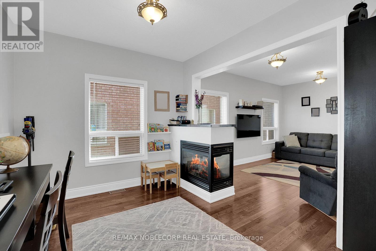 92 Water Garden Lane, Vaughan, Ontario  L4H 1N5 - Photo 8 - N12518360