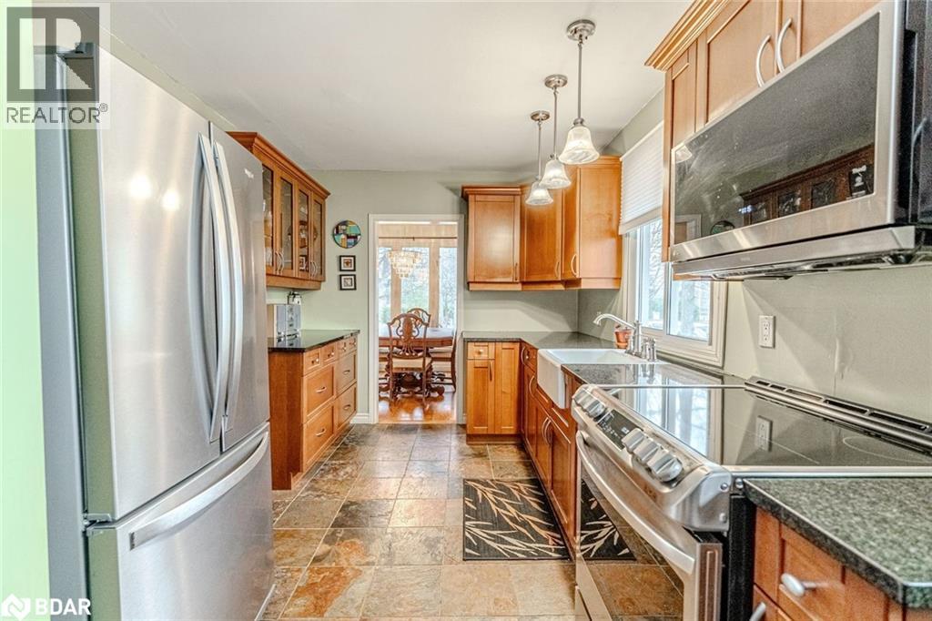 2016 Kate Avenue, Innisfil, Ontario  L9S 1Y2 - Photo 3 - 40786375