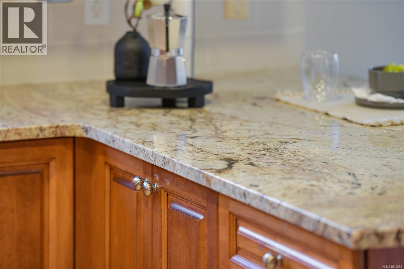 4259 Westervelt Pl, Saanich, British Columbia  V8X 5C1 - Photo 14 - 1020065