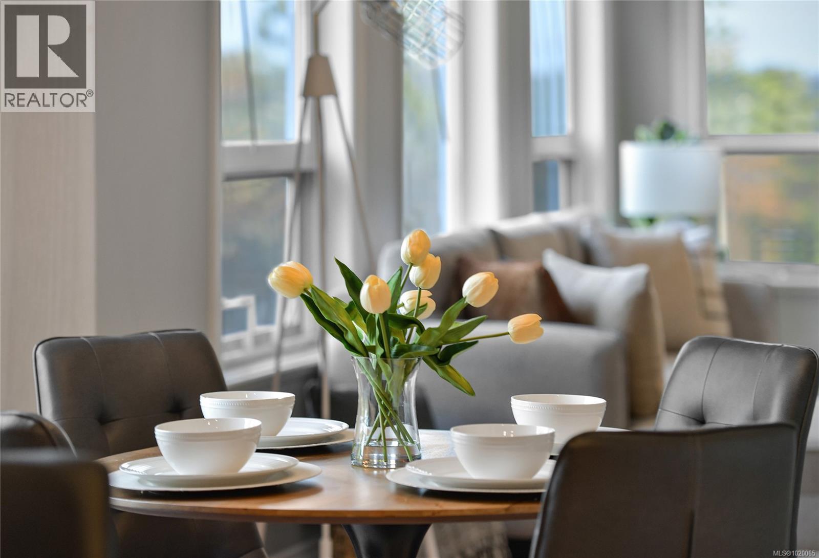 4259 Westervelt Pl, Saanich, British Columbia  V8X 5C1 - Photo 15 - 1020065