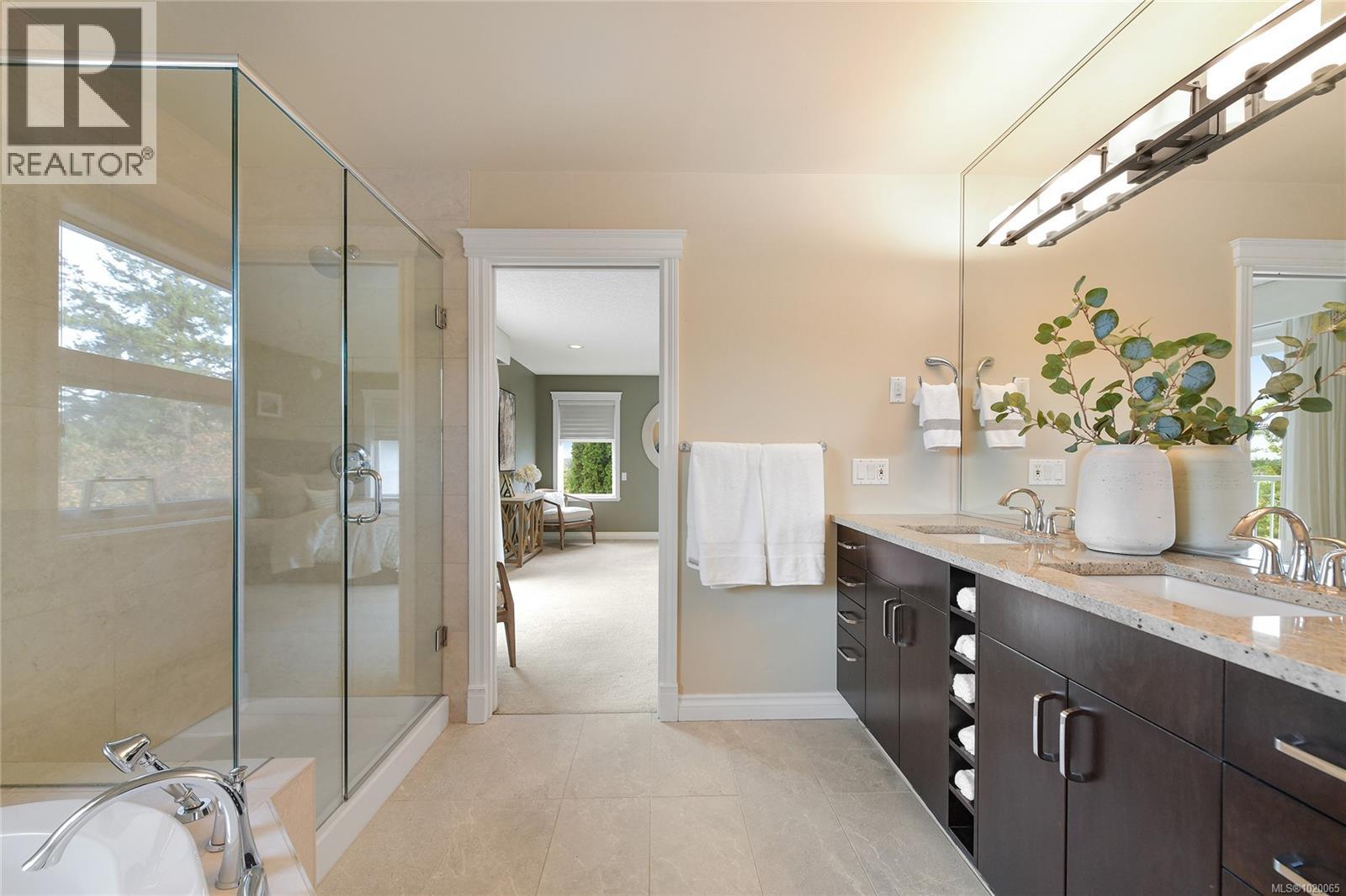 4259 Westervelt Pl, Saanich, British Columbia  V8X 5C1 - Photo 28 - 1020065