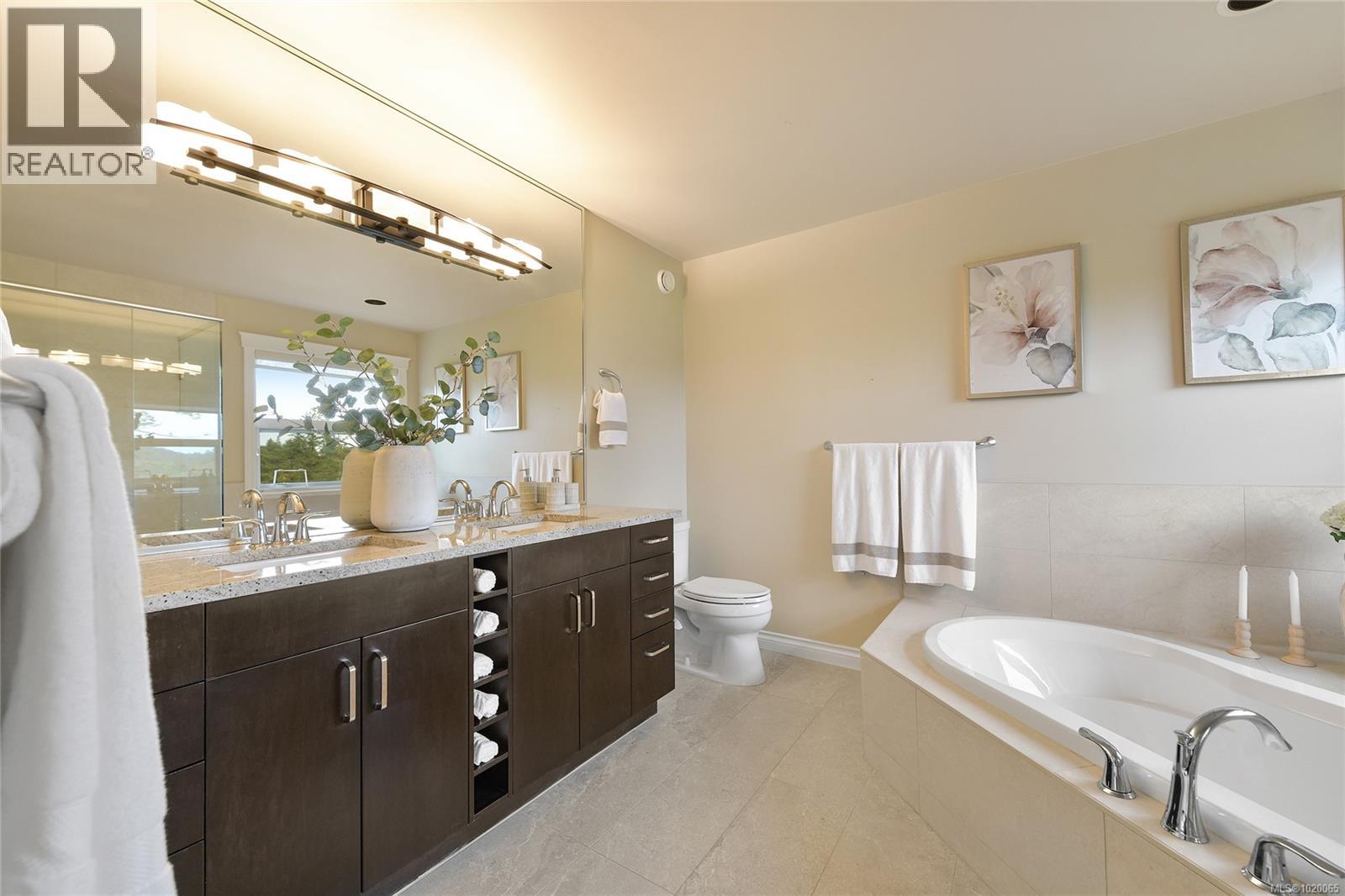 4259 Westervelt Pl, Saanich, British Columbia  V8X 5C1 - Photo 29 - 1020065