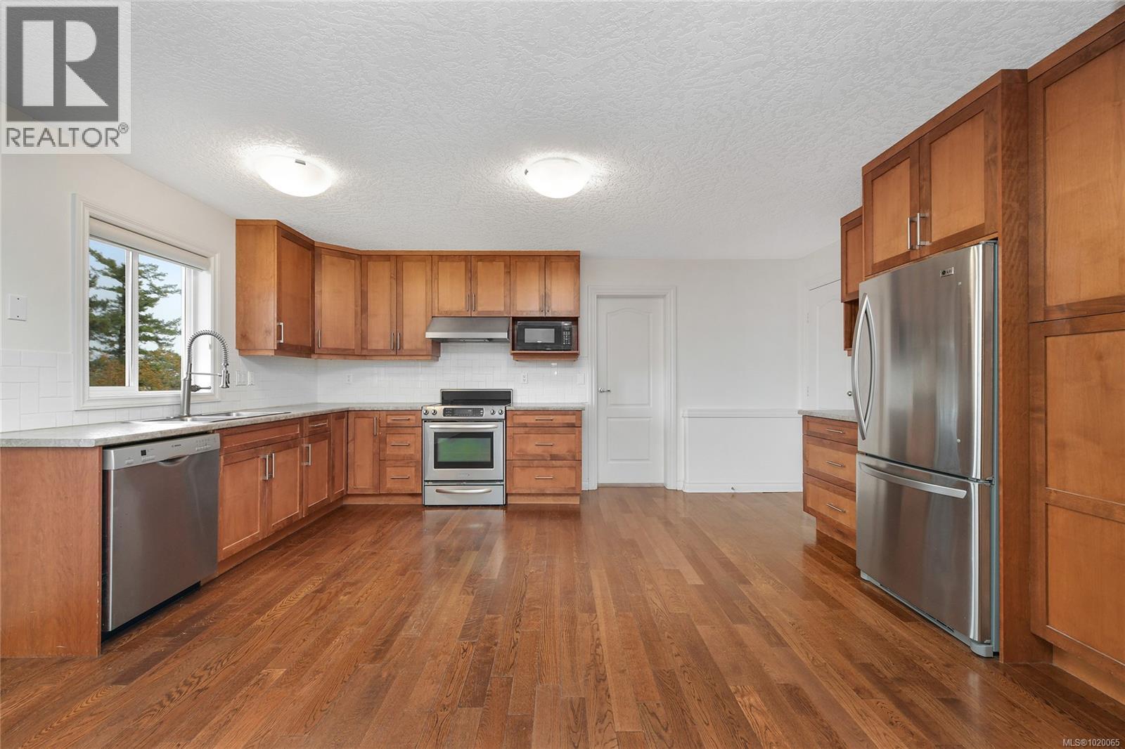 4259 Westervelt Pl, Saanich, British Columbia  V8X 5C1 - Photo 39 - 1020065