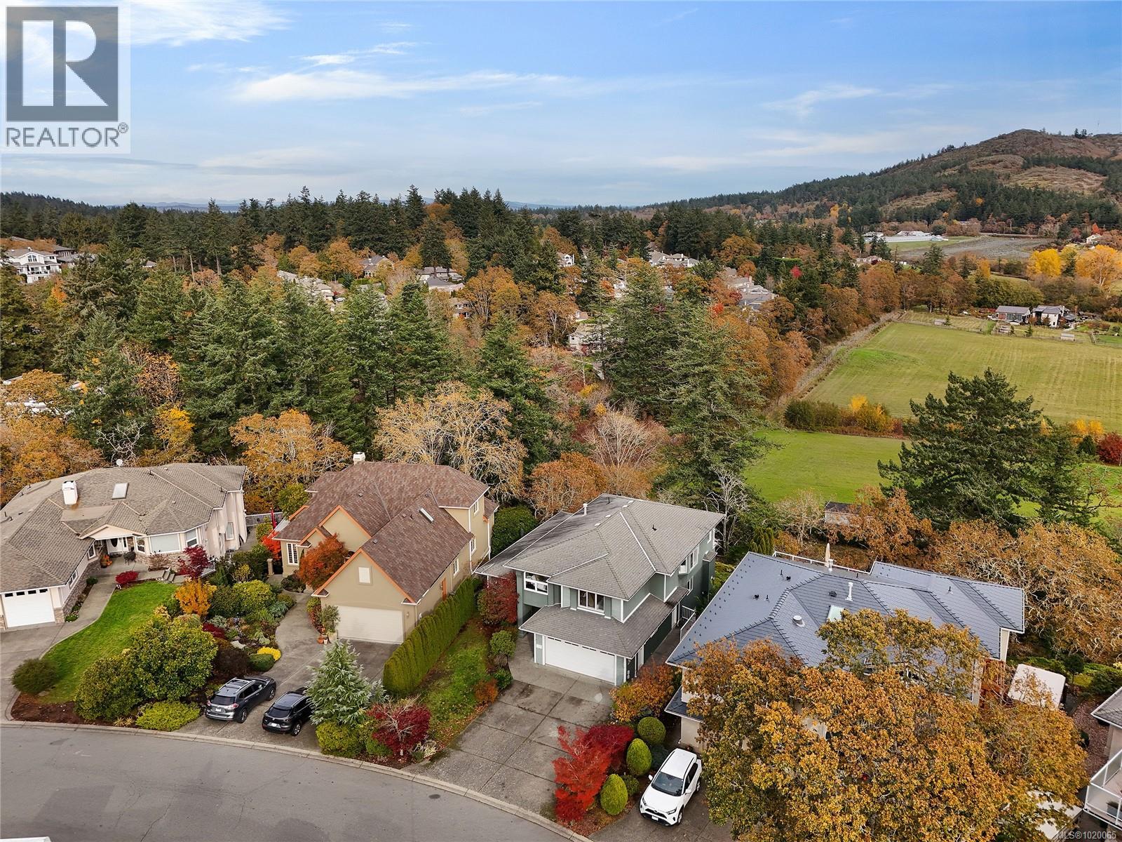 4259 Westervelt Pl, Saanich, British Columbia  V8X 5C1 - Photo 46 - 1020065