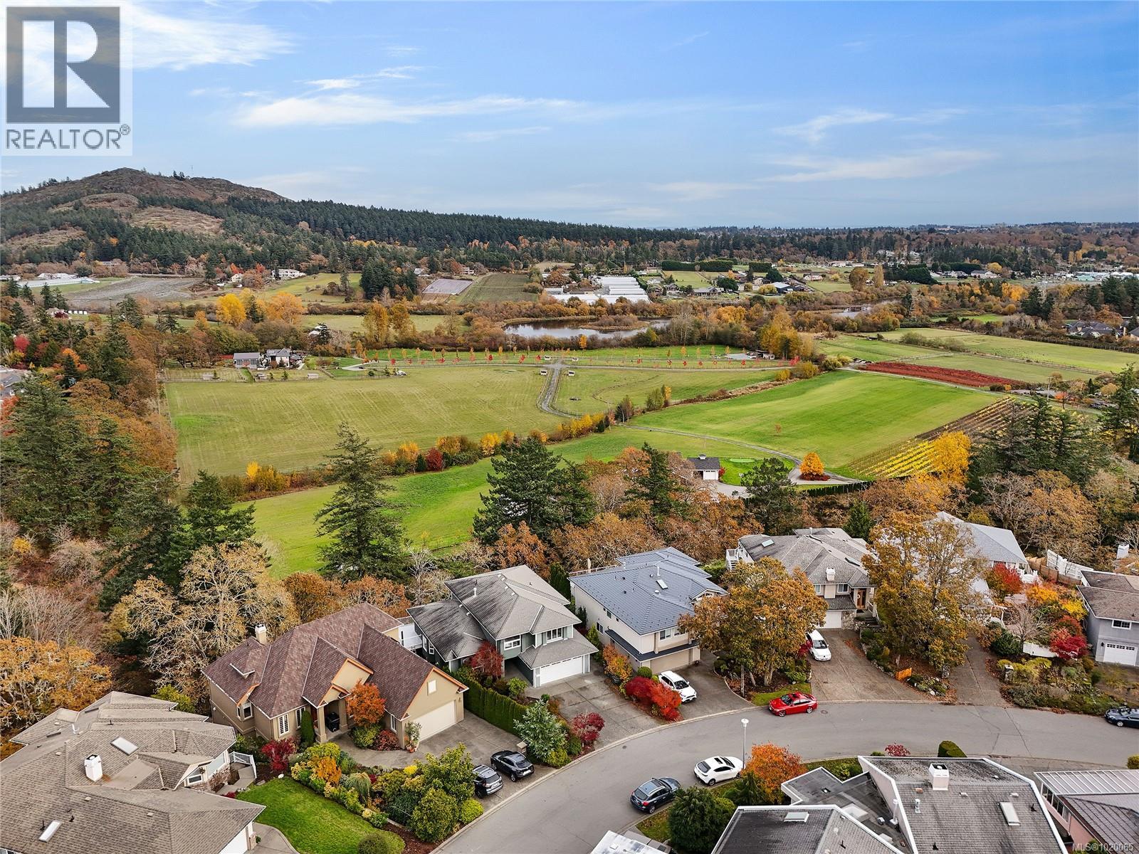 4259 Westervelt Pl, Saanich, British Columbia  V8X 5C1 - Photo 48 - 1020065