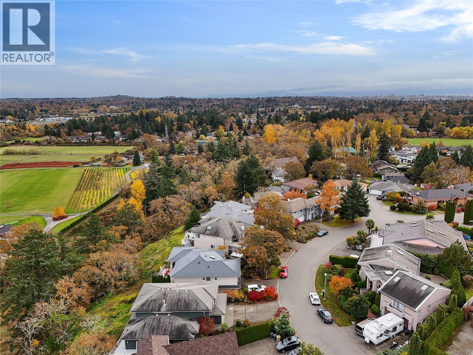 4259 Westervelt Pl, Saanich, British Columbia  V8X 5C1 - Photo 49 - 1020065