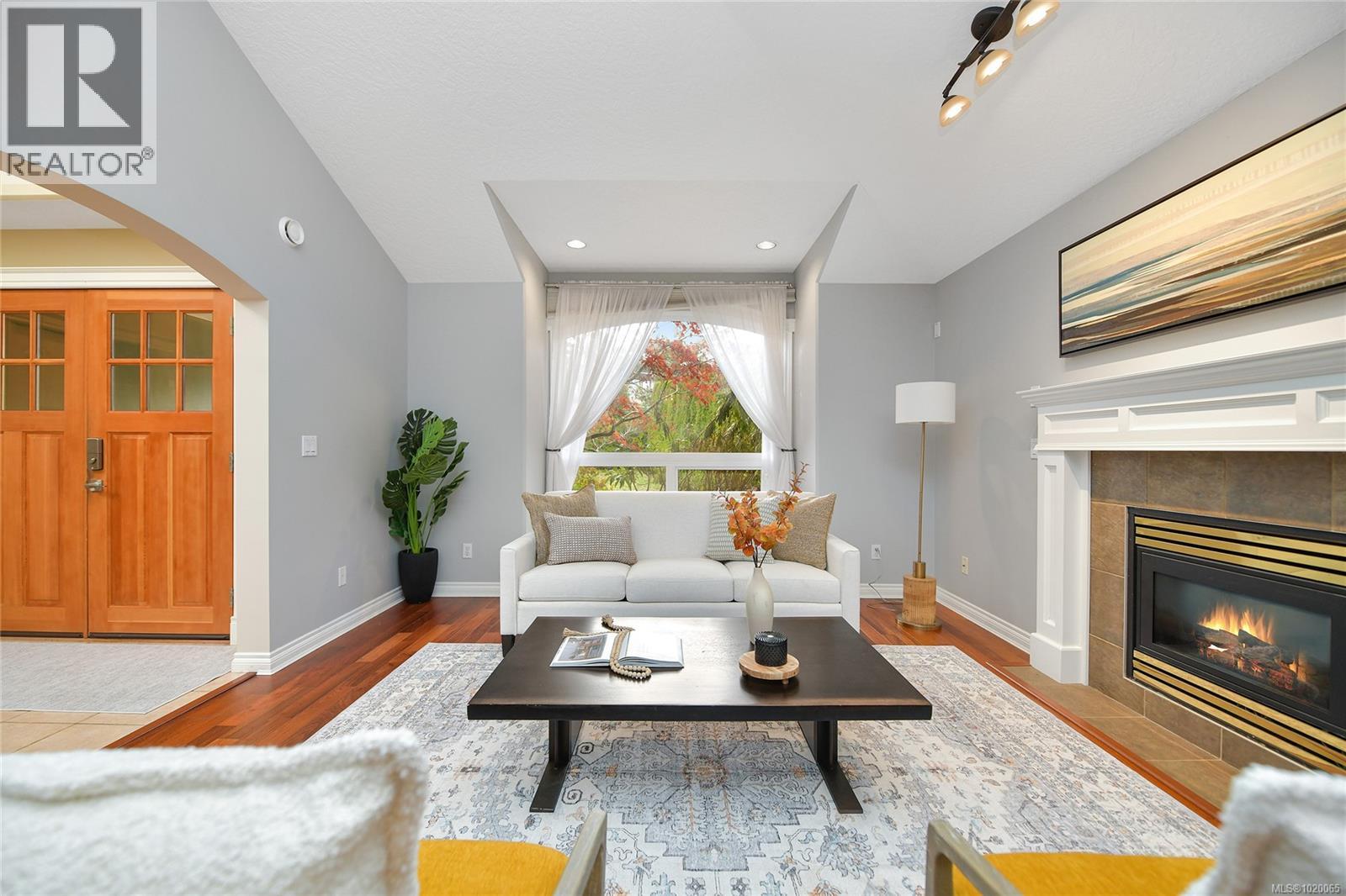 4259 Westervelt Pl, Saanich, British Columbia  V8X 5C1 - Photo 7 - 1020065