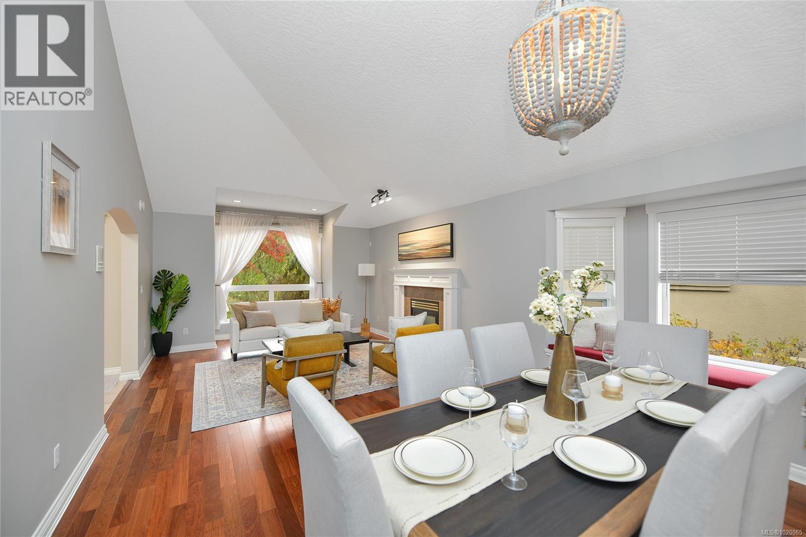 4259 Westervelt Pl, Saanich, British Columbia  V8X 5C1 - Photo 8 - 1020065