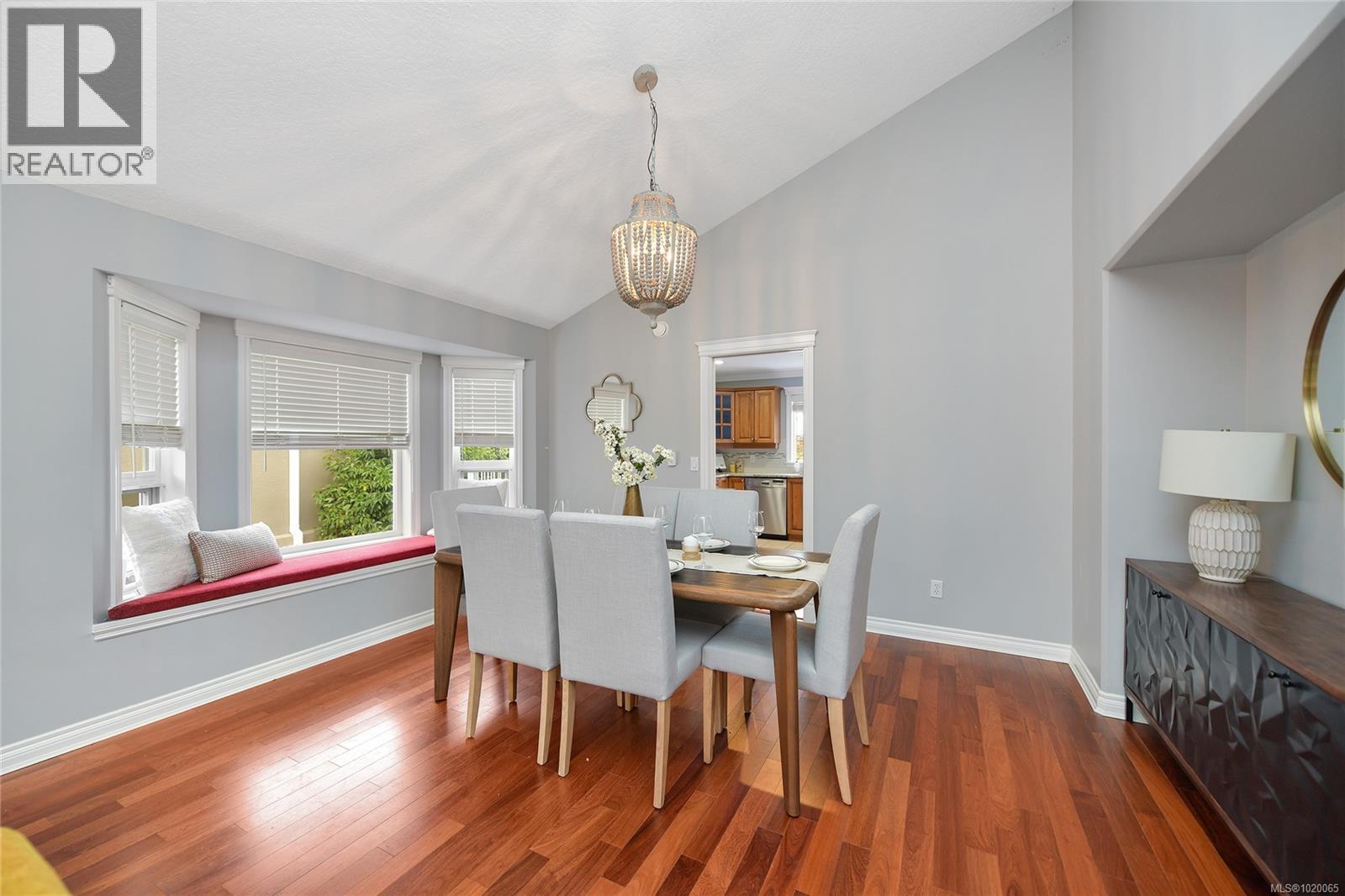 4259 Westervelt Pl, Saanich, British Columbia  V8X 5C1 - Photo 9 - 1020065