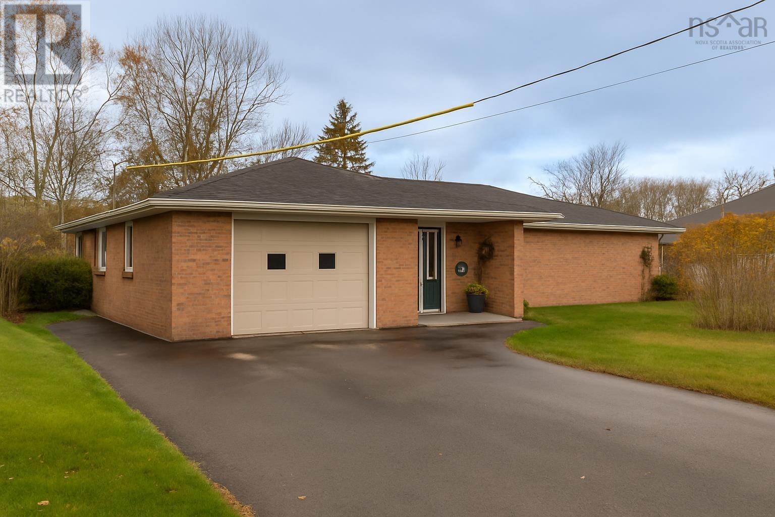 57 Porter Street, Yarmouth, Nova Scotia