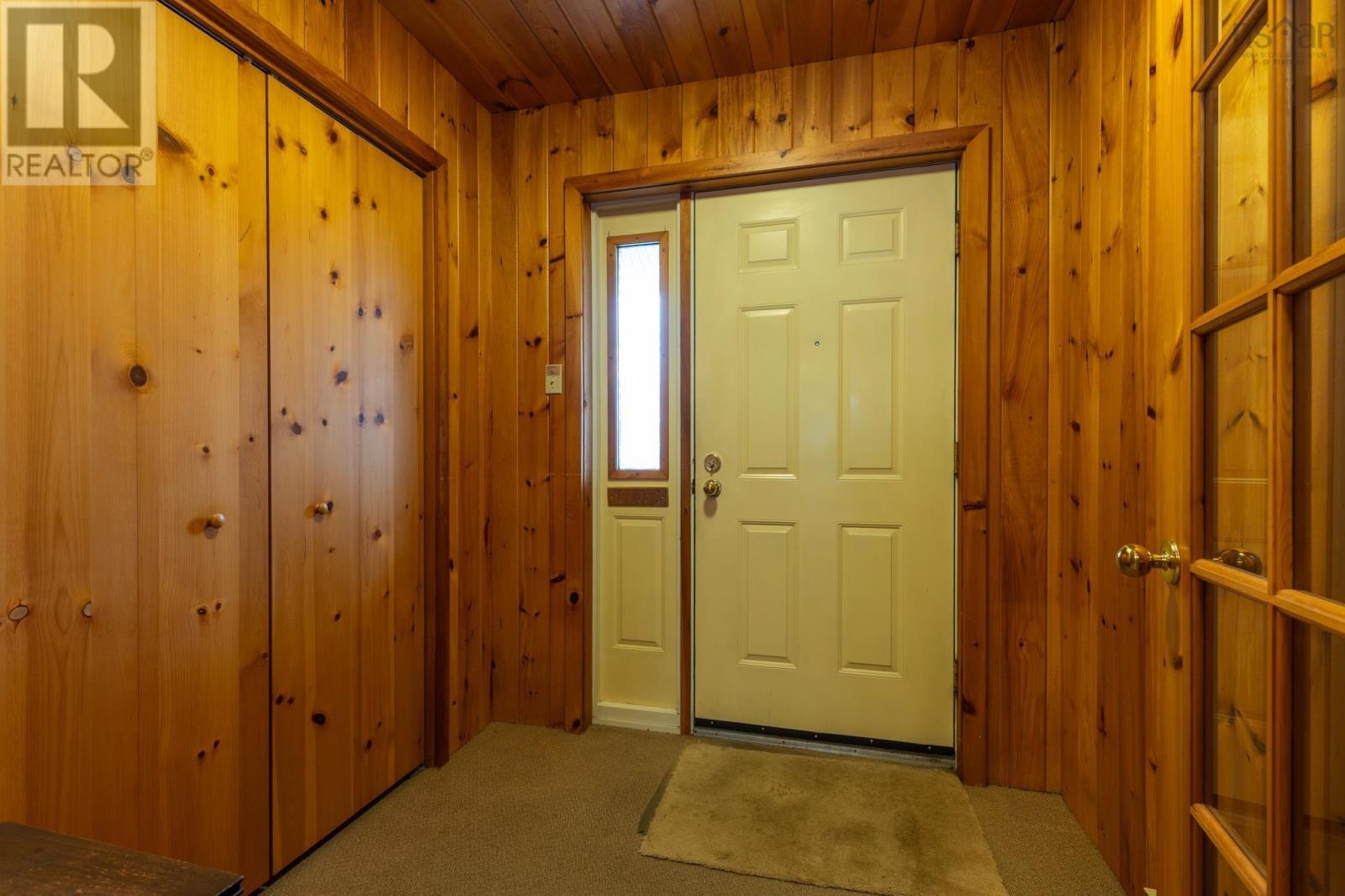 57 Porter Street, Yarmouth, Nova Scotia  B5A 2Y8 - Photo 5 - 202527449