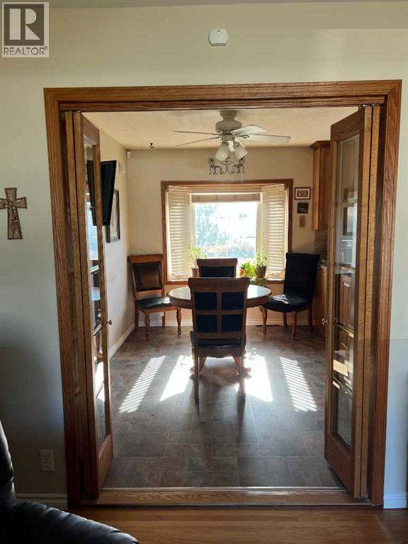 4611 Fortune Road Se, Calgary, Alberta  T2A 2A7 - Photo 6 - A2263158