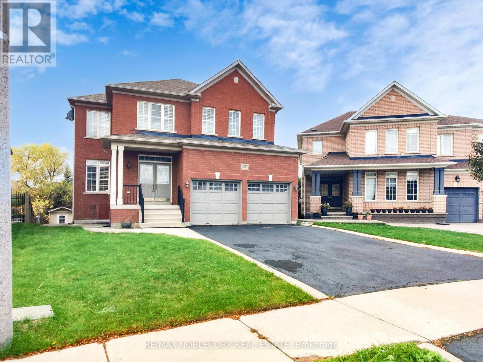 28 LAURENTIDE CRESCENT, Brampton, Ontario
