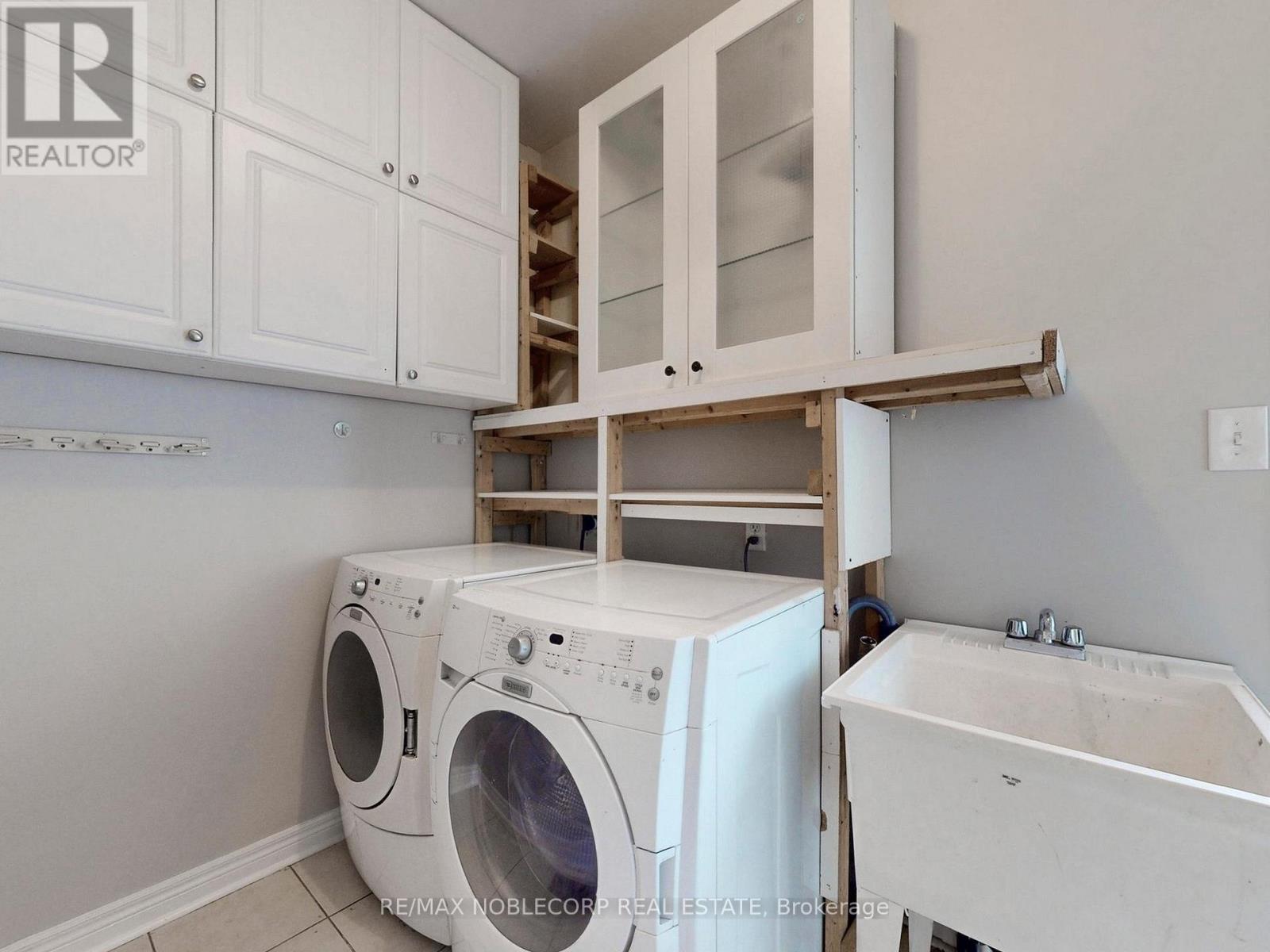 28 Laurentide Crescent, Brampton, Ontario  L6P 1Y4 - Photo 14 - W12518314