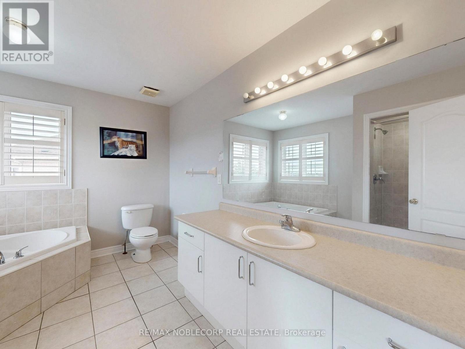 28 Laurentide Crescent, Brampton, Ontario  L6P 1Y4 - Photo 21 - W12518314