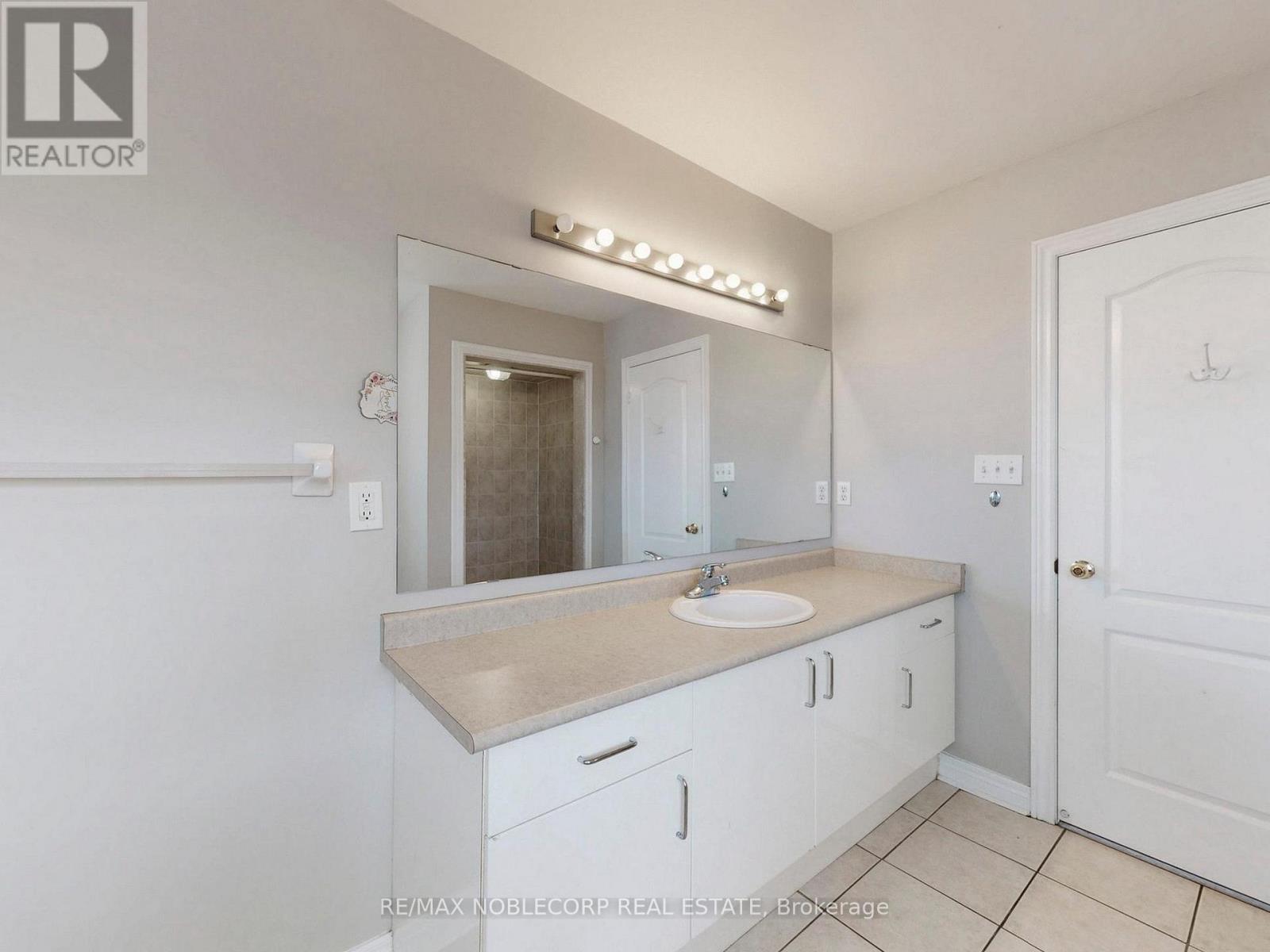 28 Laurentide Crescent, Brampton, Ontario  L6P 1Y4 - Photo 22 - W12518314