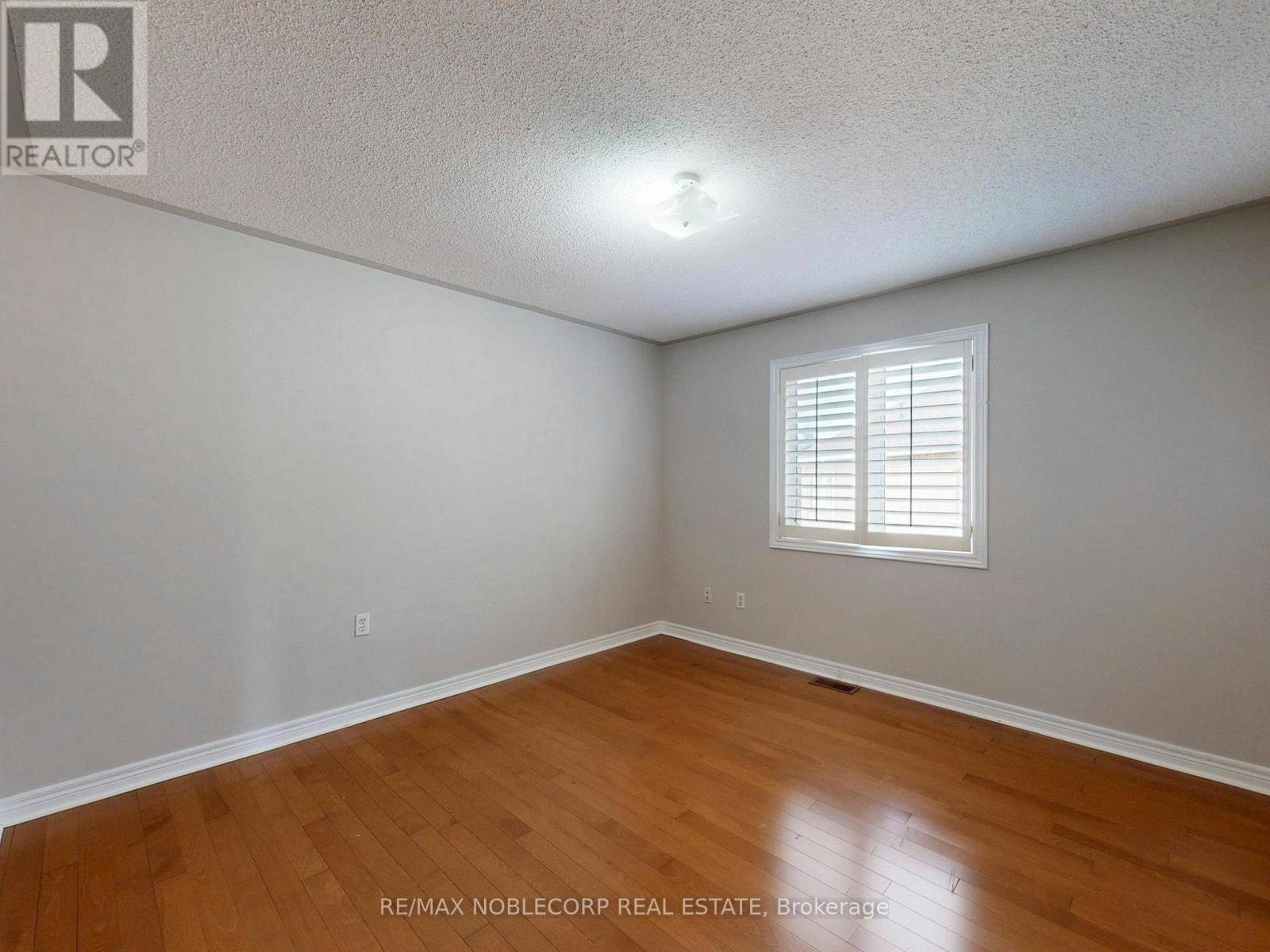 28 Laurentide Crescent, Brampton, Ontario  L6P 1Y4 - Photo 25 - W12518314