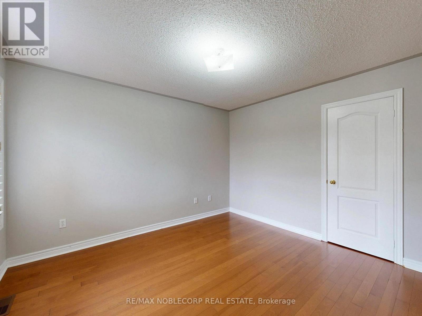 28 Laurentide Crescent, Brampton, Ontario  L6P 1Y4 - Photo 26 - W12518314