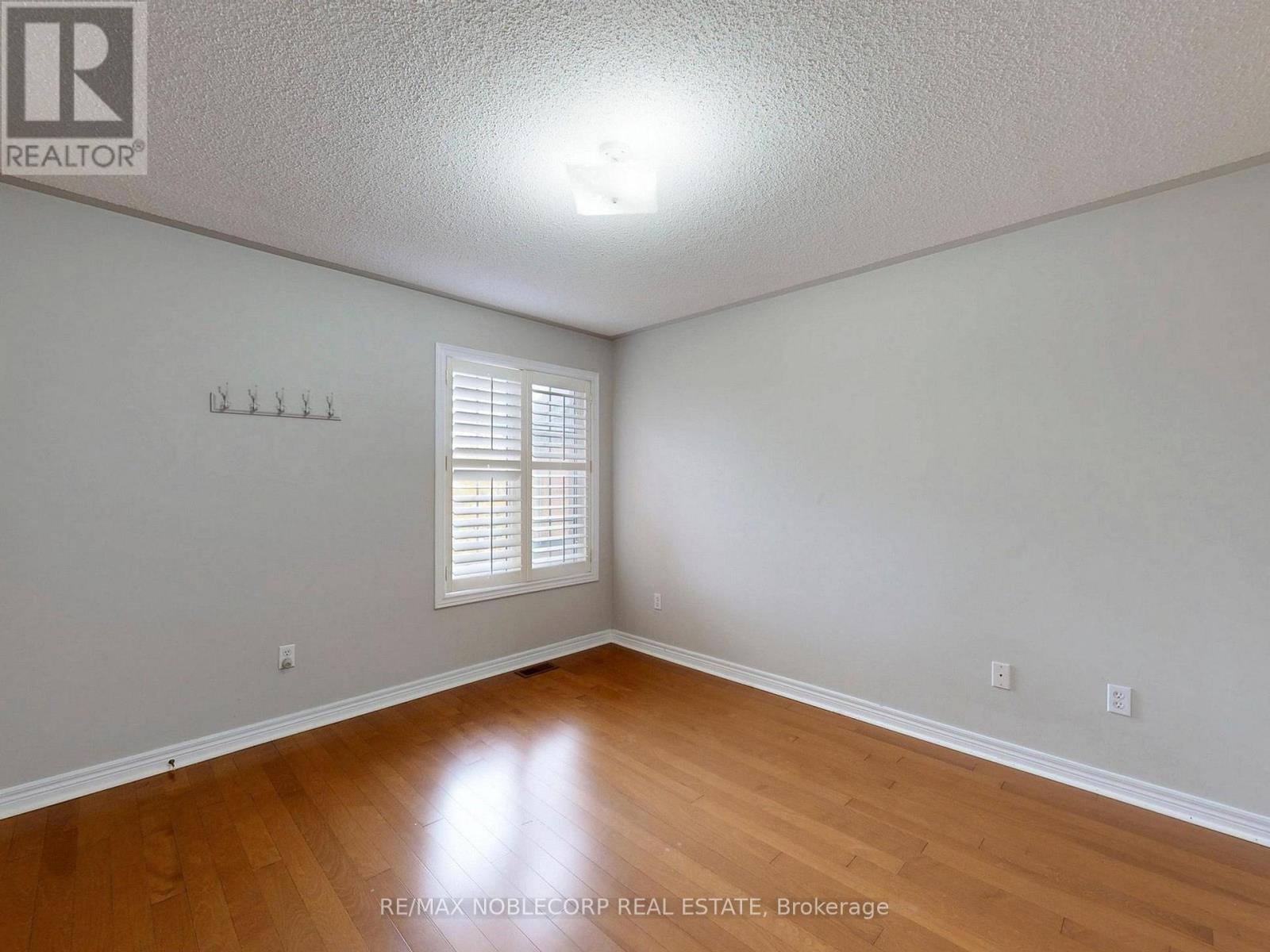 28 Laurentide Crescent, Brampton, Ontario  L6P 1Y4 - Photo 27 - W12518314