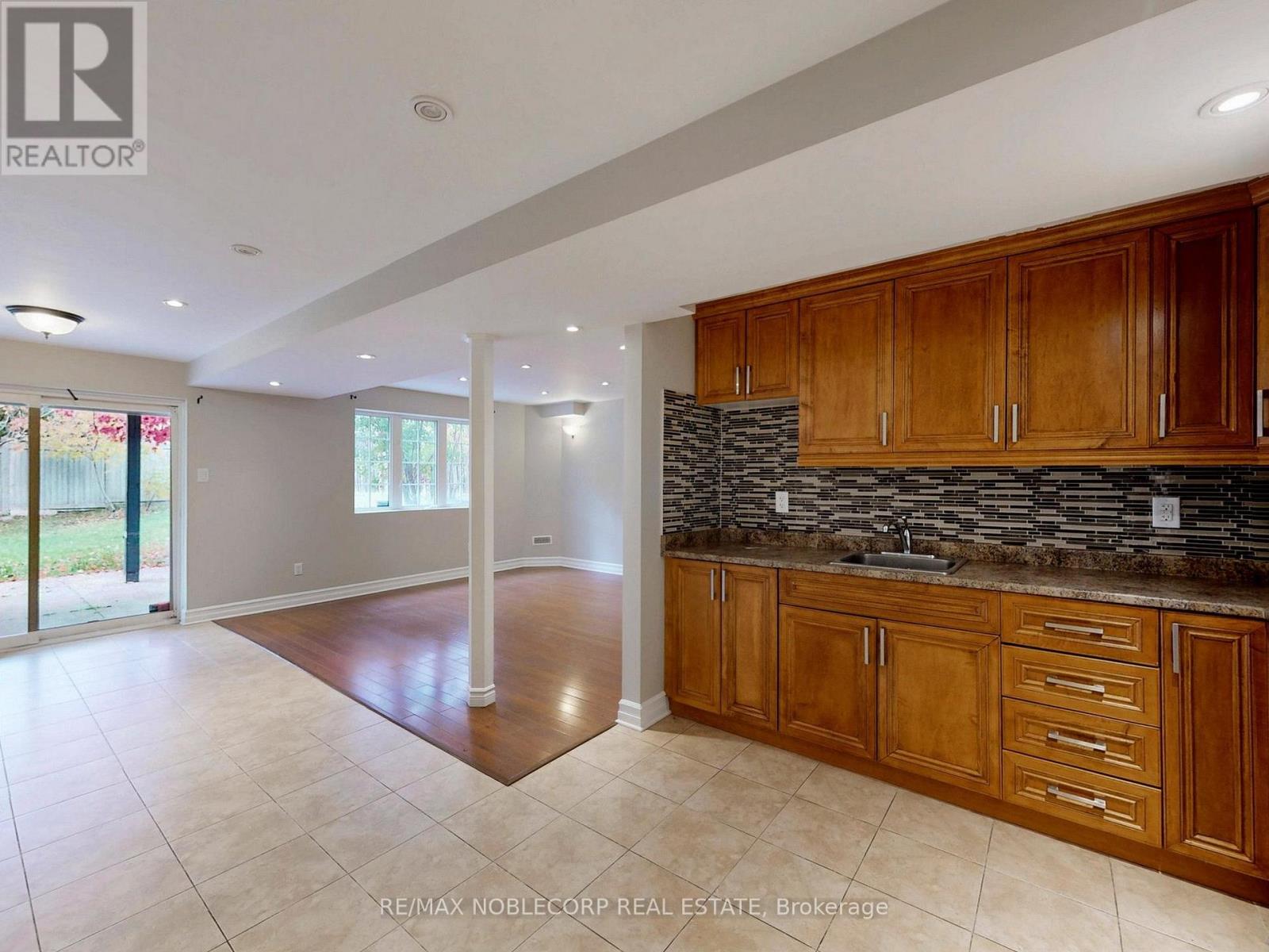 28 Laurentide Crescent, Brampton, Ontario  L6P 1Y4 - Photo 37 - W12518314