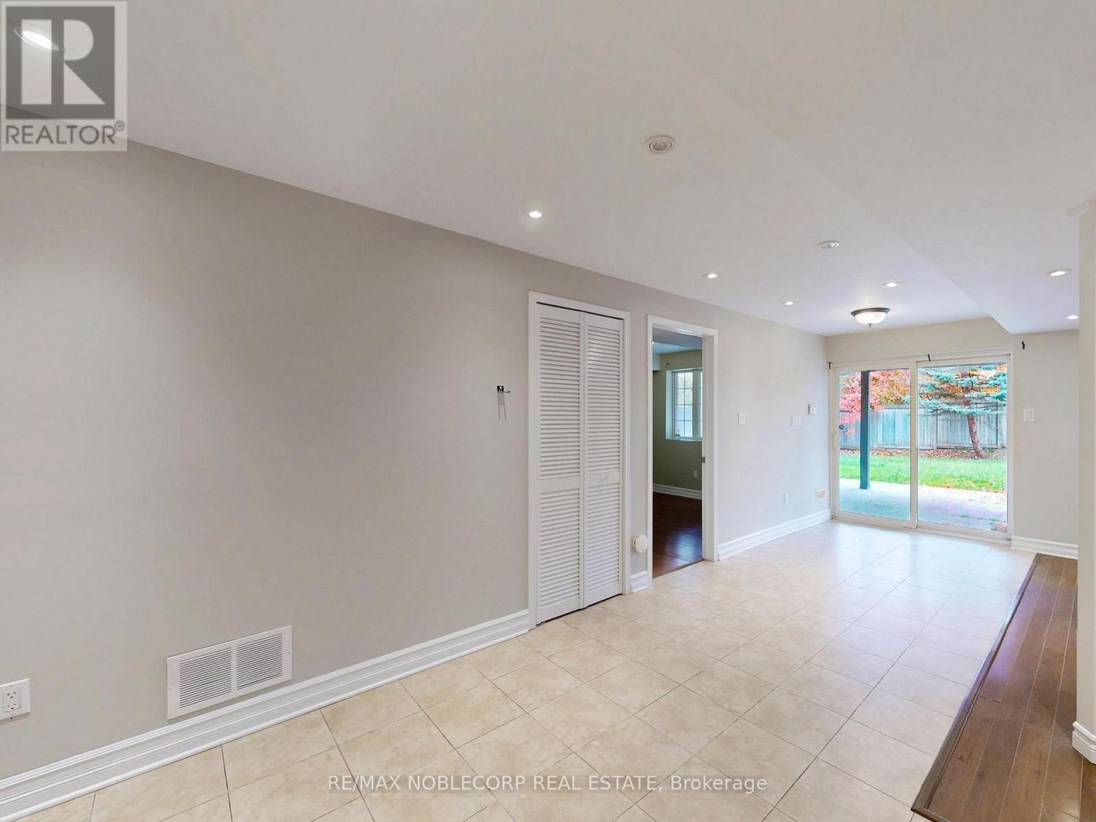 28 Laurentide Crescent, Brampton, Ontario  L6P 1Y4 - Photo 38 - W12518314