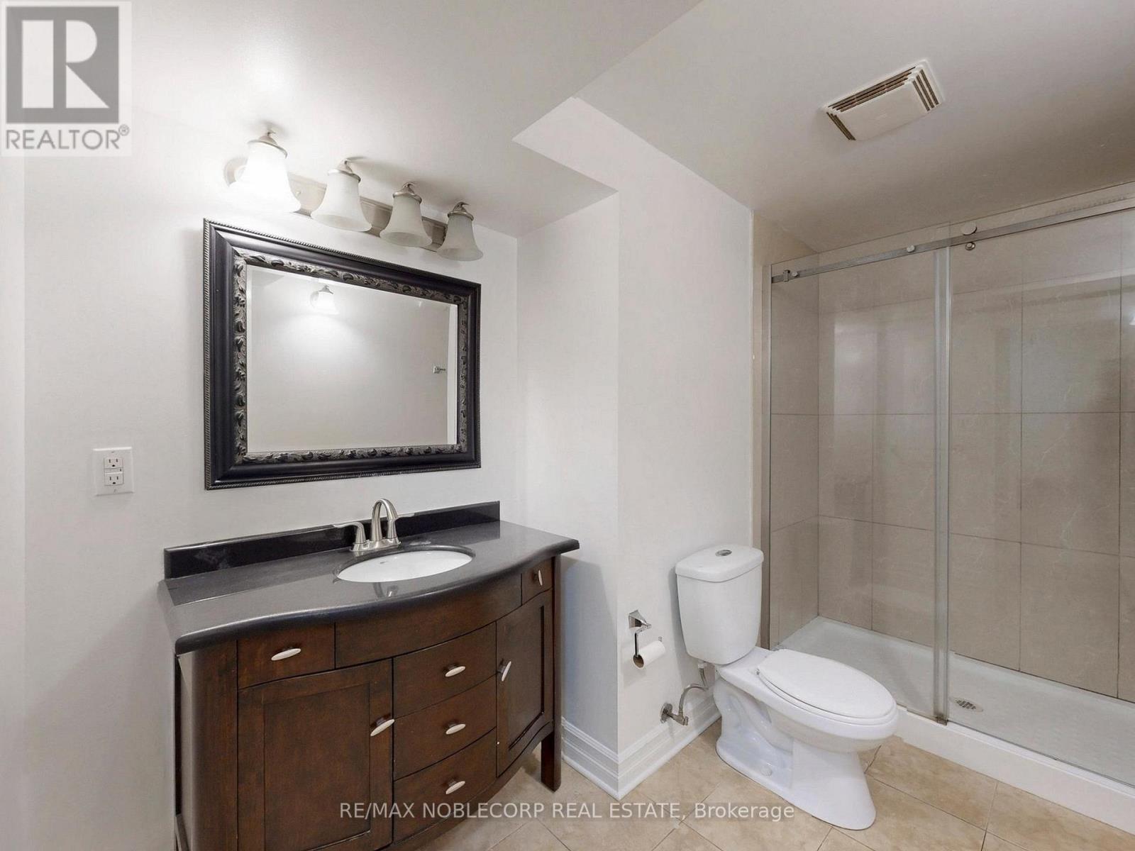 28 Laurentide Crescent, Brampton, Ontario  L6P 1Y4 - Photo 41 - W12518314