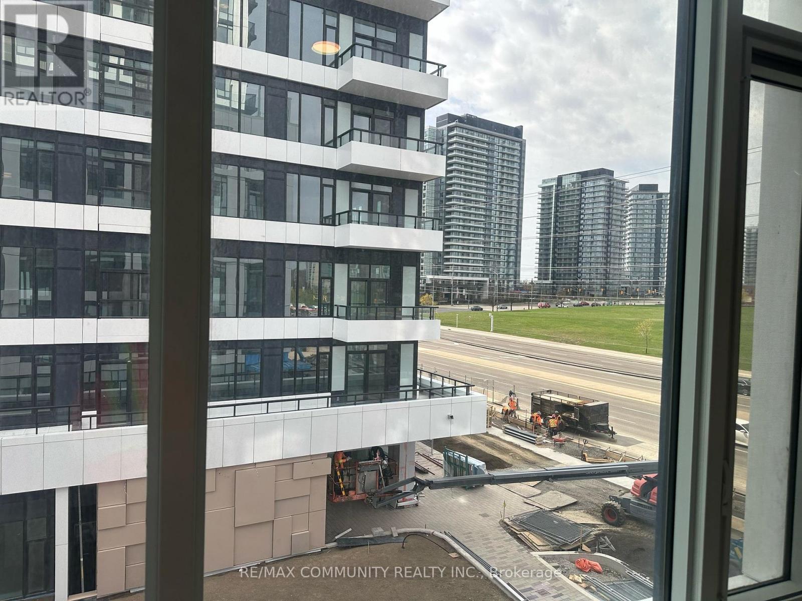 404 - 2495 Eglinton Avenue W, Mississauga, Ontario  L5M 2T2 - Photo 17 - W12518354