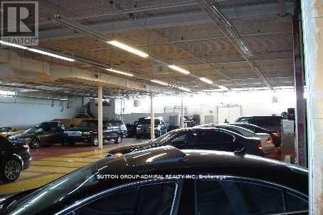 1017 Finch Avenue W, Toronto, Ontario  M3J 2C7 - Photo 5 - W12518400