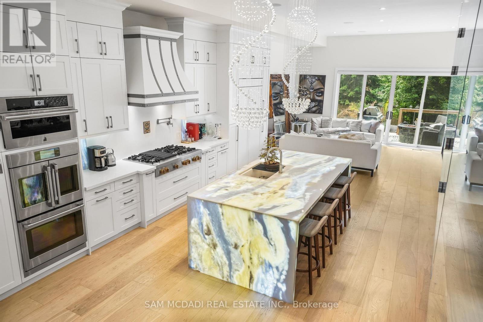 1036 Enola Avenue, Mississauga, Ontario  L5G 4A9 - Photo 13 - W12518430