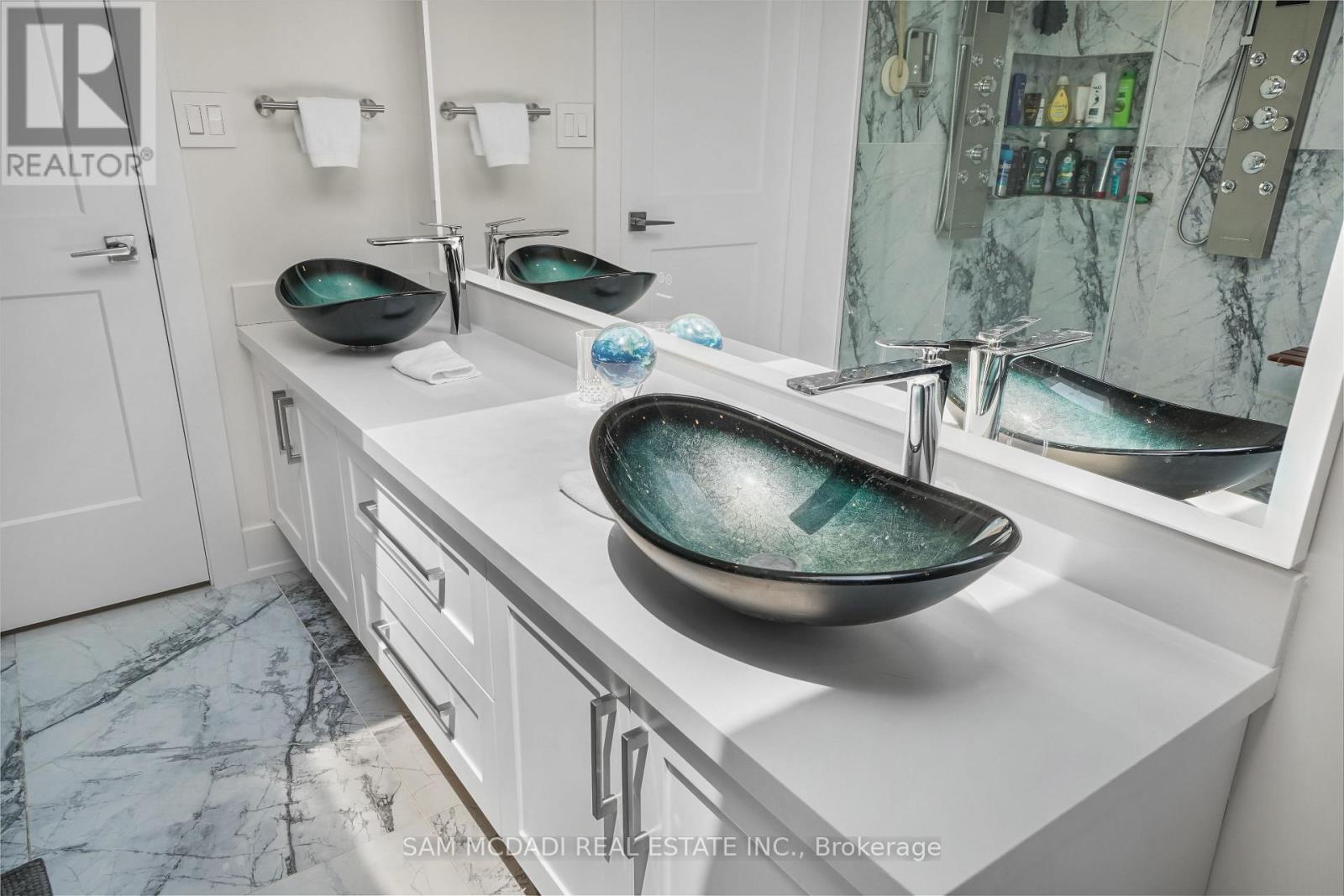 1036 Enola Avenue, Mississauga, Ontario  L5G 4A9 - Photo 31 - W12518430