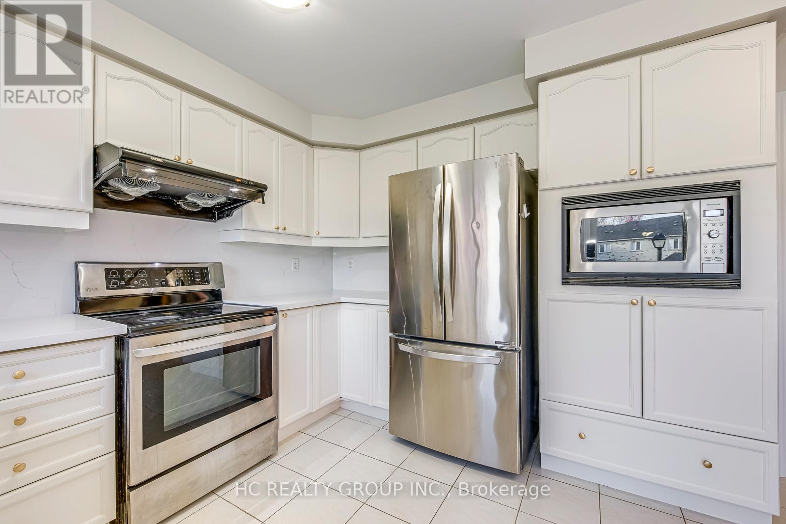 3045 Abernathy Way, Oakville, Ontario  L6M 5C1 - Photo 13 - W12518436