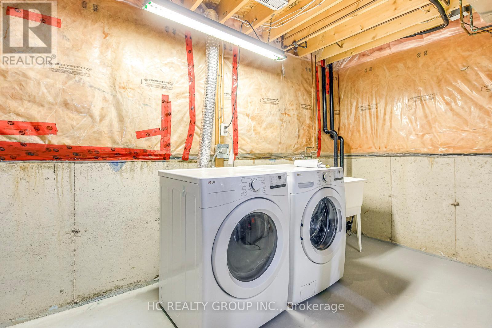 3045 Abernathy Way, Oakville, Ontario  L6M 5C1 - Photo 31 - W12518436